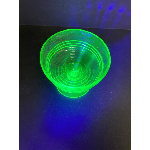 Set Of 3 Vintage Green Uranium Depression Glass 1 Square Plate & 2 Sherbet Cups - Picture 15 of 16